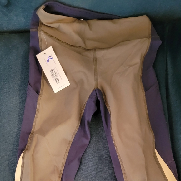 Outdoor Voices - Picture 2 of 3